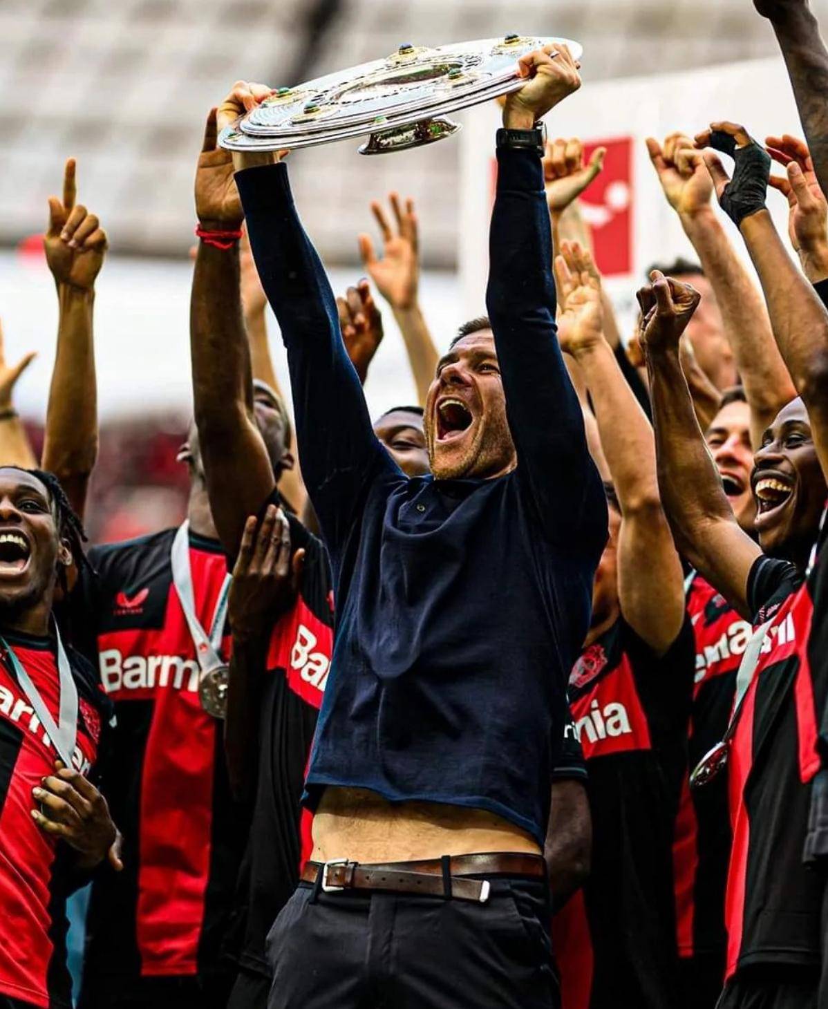 英雄联盟即时比分包含法国杯转会期再迎强敌，法兰克福临场应变，主帅态度：更衣室稳定，赛季目标并未改变的词条