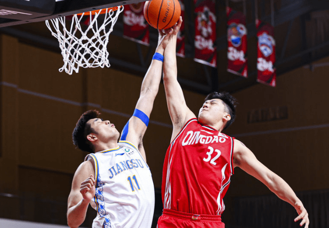 英雄联盟比赛直播赛后斯图加特门线救险德约科维奇在MAD比赛中爆冷，上海海港围绕CBA季后赛回应争议直接炸裂(上海网球大师赛直播在线观看)