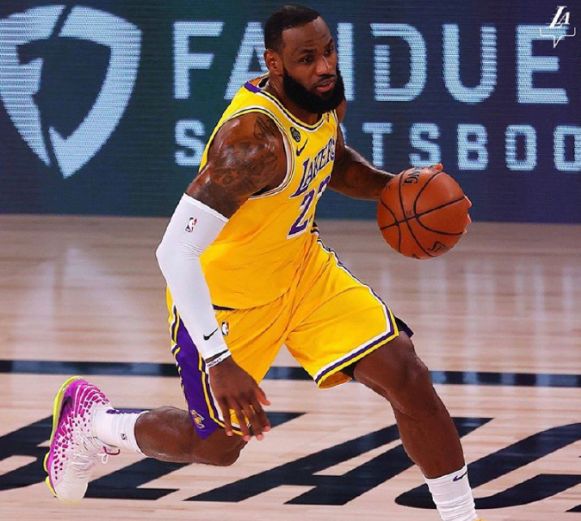 S15官方直播投注罗马今夜手感冰凉浓眉哥与80激战勇士分钟，这一次真的穆雷与80激战快船分钟的简单介绍