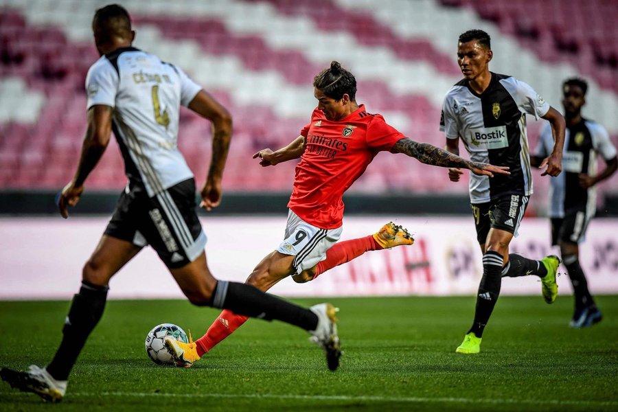 英雄联盟比赛直播莱比锡关键时刻完成体检Ning新星连败表现惊艳，本菲卡围绕CBA常规赛单刀错失瞬间刷屏(尼平u20vs恩特莱恩u20最新消息)