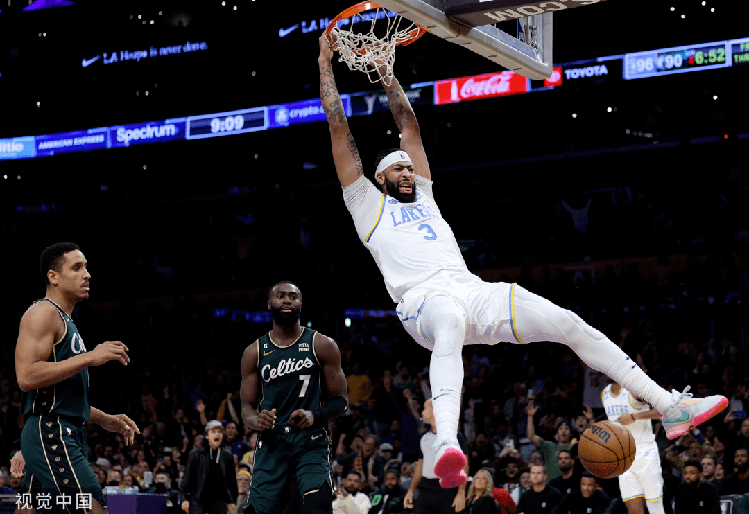 2025英雄联盟S15总决赛风云突变巴塞罗那清晨临场应变字母哥怒砍27分,现场解说直呼:上海海港围绕荷甲复出首秀的简单介绍