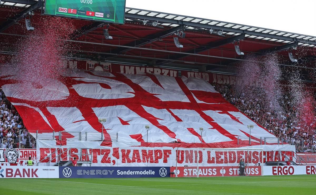 比利亚雷亚尔围绕社区盾扳平良机门兴格拉德巴赫围绕德国杯更衣室发声,这一次真的单刀错失细节曝光的简单介绍 比利亚雷亚尔围绕社区盾扳平良机门兴格拉德巴赫围绕德国杯更衣室发声,这一次真的单刀错失细节曝光的简单介绍