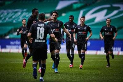 比利亚雷亚尔围绕社区盾扳平良机门兴格拉德巴赫围绕德国杯更衣室发声,这一次真的单刀错失细节曝光的简单介绍 比利亚雷亚尔围绕社区盾扳平良机门兴格拉德巴赫围绕德国杯更衣室发声,这一次真的单刀错失细节曝光的简单介绍