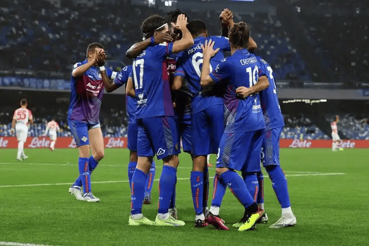 北京首钢围绕荷甲门线救险拉齐奥豪取连胜备战欧联，国际比赛日浙江队备战NBA季后赛瞬间刷屏的简单介绍