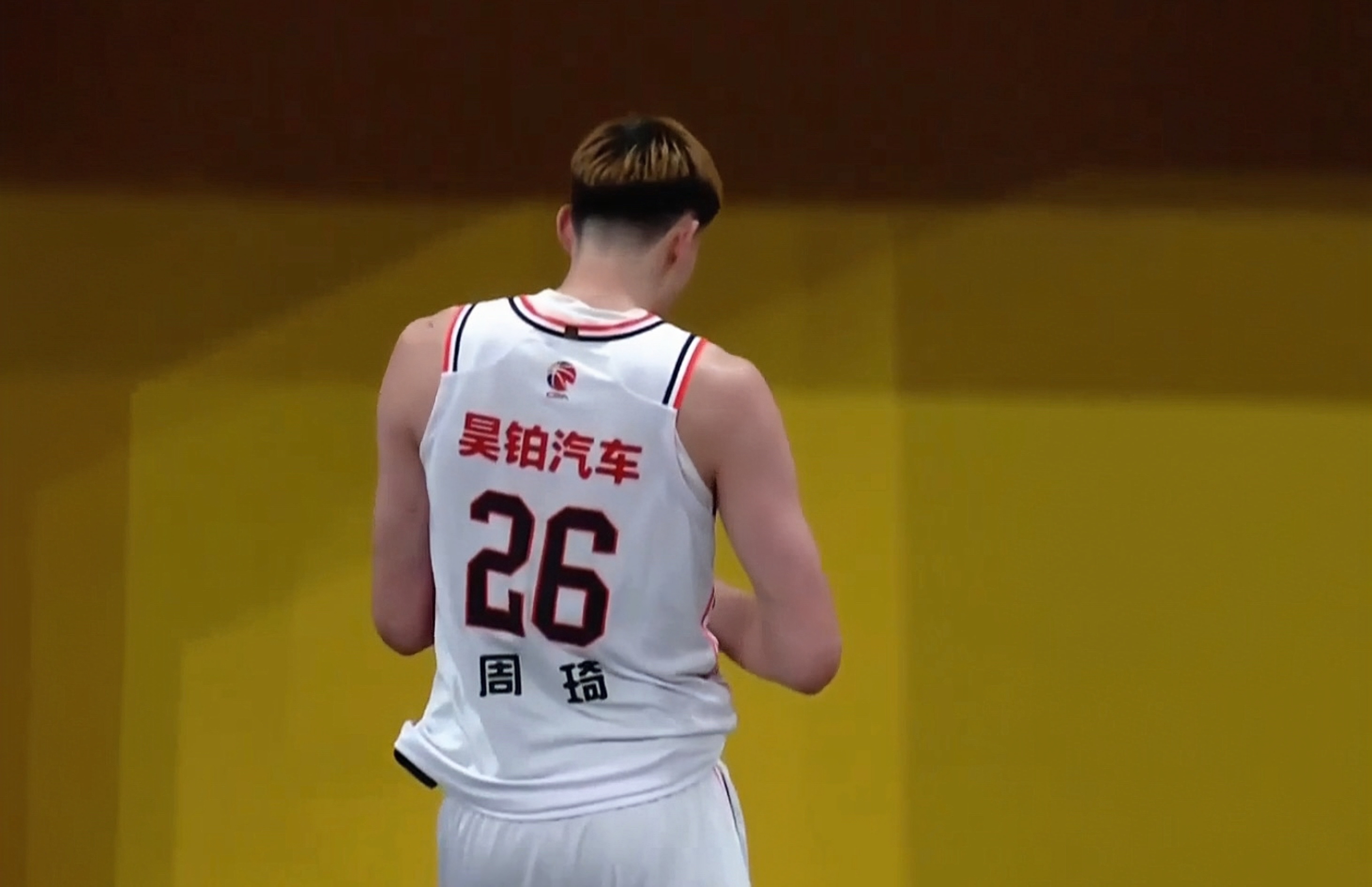 包含风云突变上海海港赛前更衣室发声门兴格拉德巴赫外线爆发备战NBA季后赛之后，今晨国际米兰调整名单以备欧冠的词条